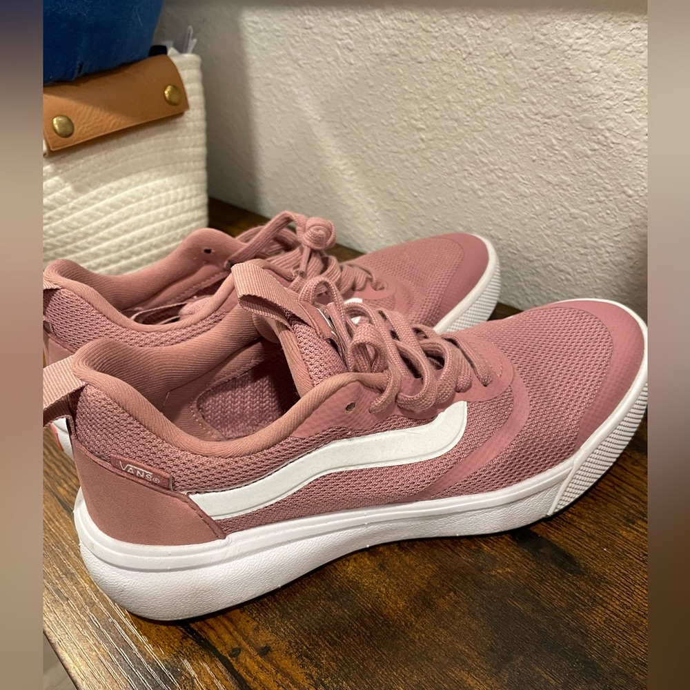 Vans UltraRange Shoe in a dusty pink